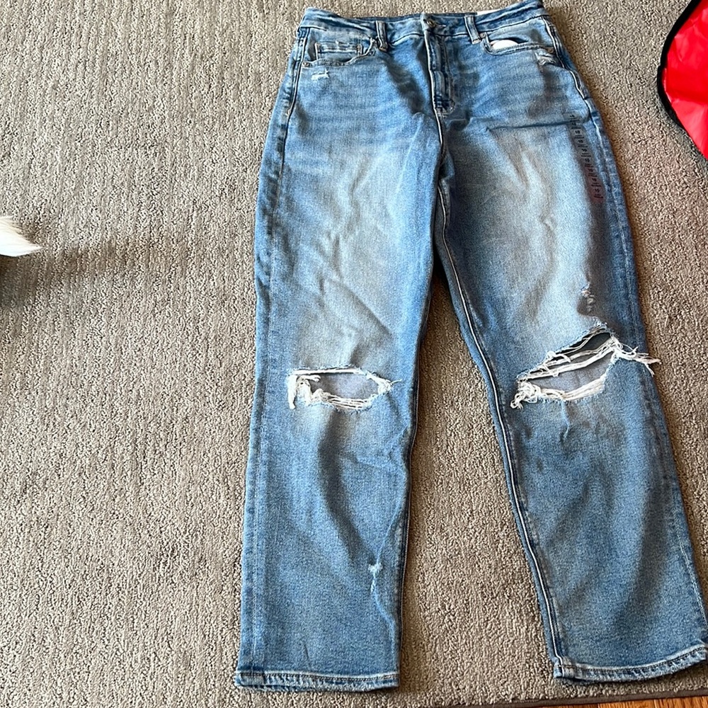 American Eagle curvy high rise mom jean
